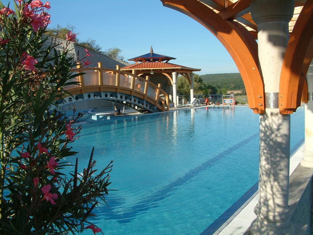 Hotel Cascade Resort & Spa Demjen Exterior photo